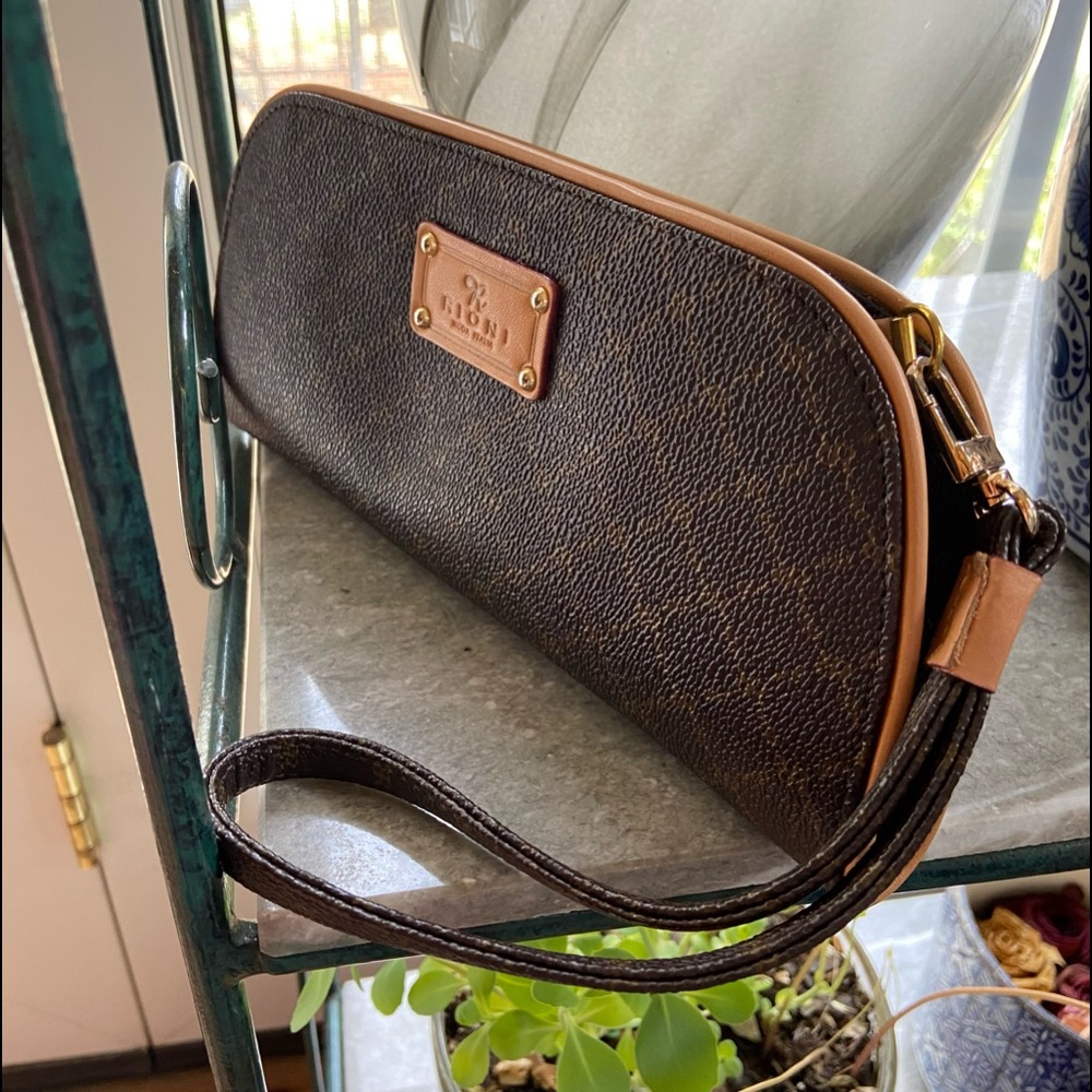 RIONI CLUTCH/WRISTLET